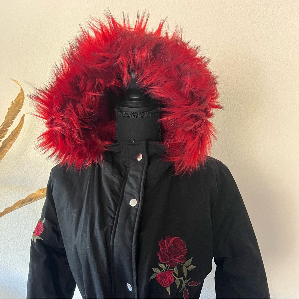 Y2K Rue 21 Black Floral Roses Embroidered Coat w Red Fur lined hood - Picture 4 of 16